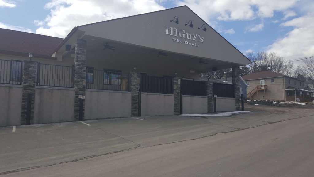 dallas III Guys Restaurant & Sports Bar